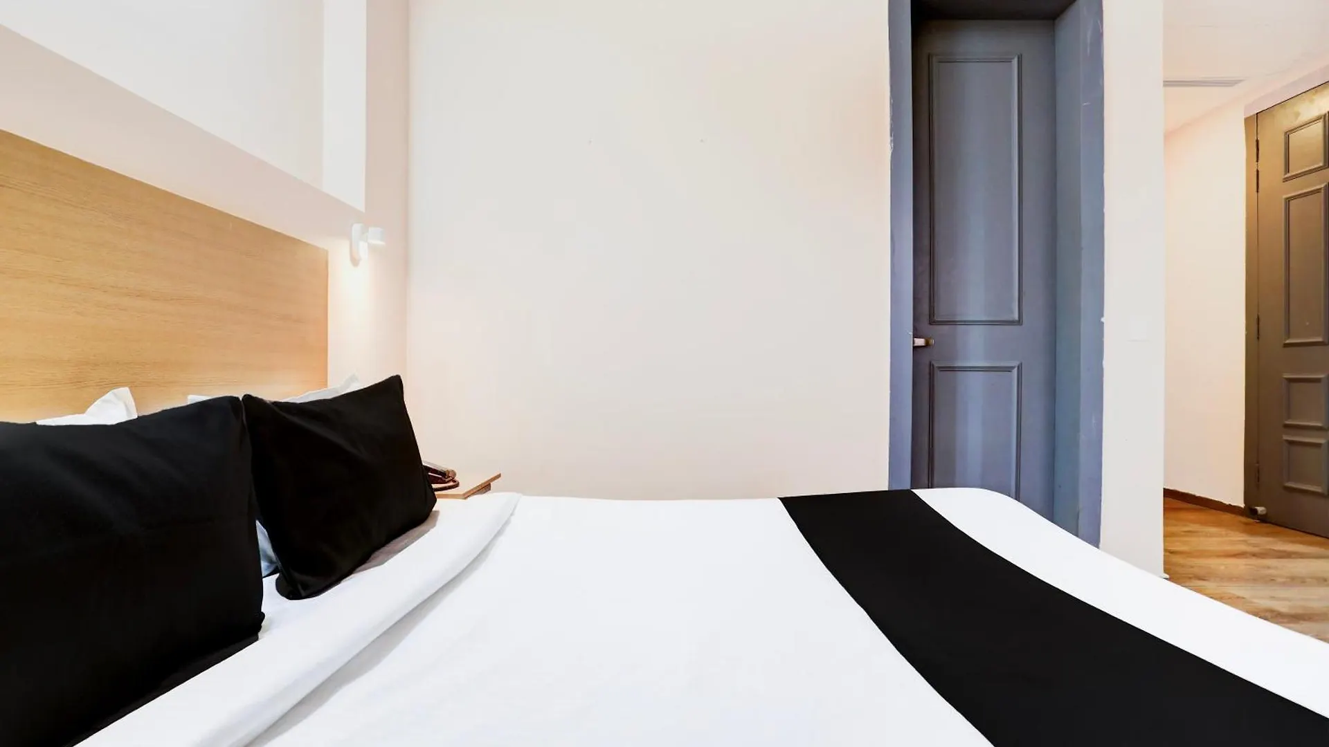 Hotel O Sky Residency. Delhi